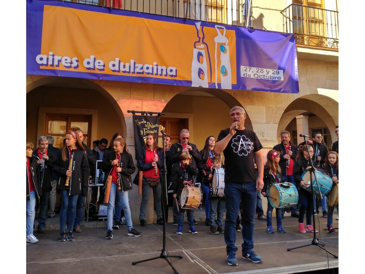 Aires de Dulzaina recibirá colaboración y apoyo económico de la JCyL